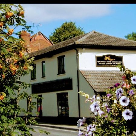 The Swan @ Stoford酒店 外观 照片 The Old Post Office, Great Haywood