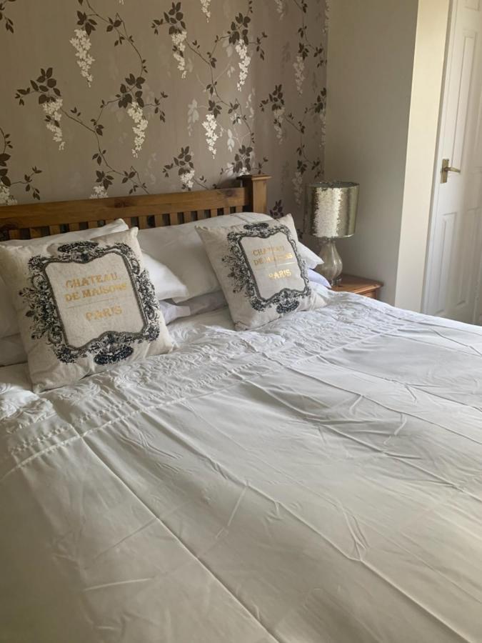 The Swan @ Stoford酒店 外观 照片 A bed with a duvet