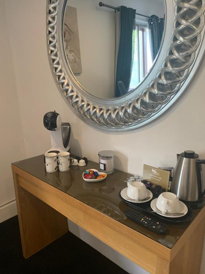 The Swan @ Stoford酒店 外观 照片 A Nespresso coffee machine in a hotel room
