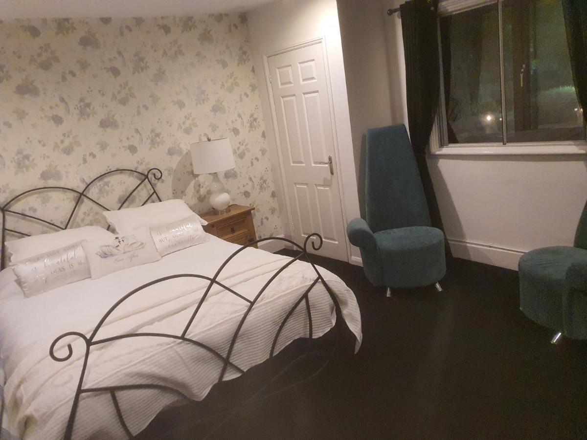 The Swan @ Stoford酒店 外观 照片 A bedroom at the hotel