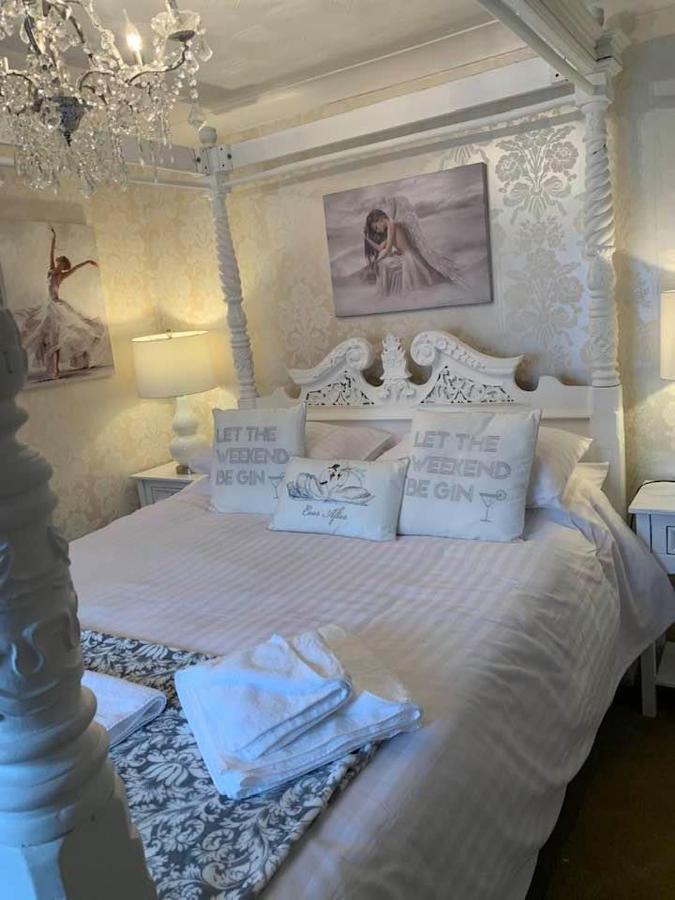 The Swan @ Stoford酒店 外观 照片 The bedroom at The Swan Inn