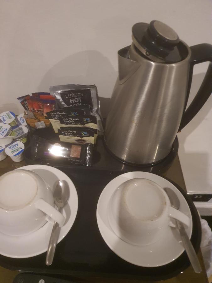 The Swan @ Stoford酒店 外观 照片 A kettle with a selection of tea and coffee