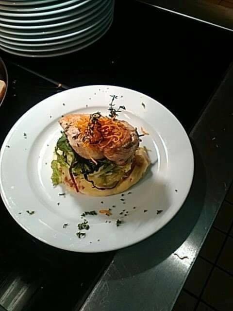 The Swan @ Stoford酒店 外观 照片 A prepared dish of chicken and cabbage