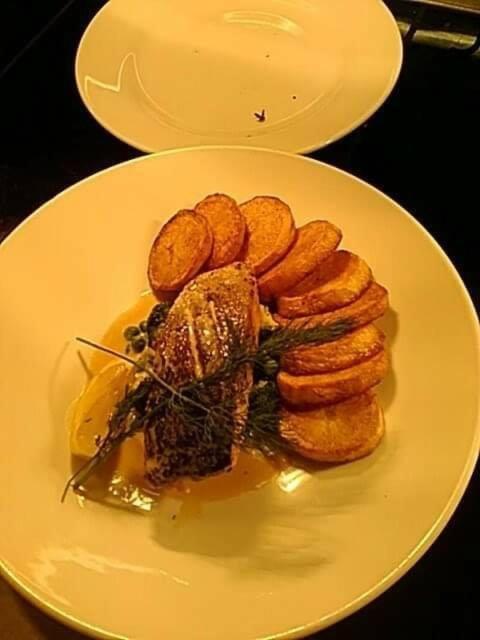 The Swan @ Stoford酒店 外观 照片 A prepared dish of the fish