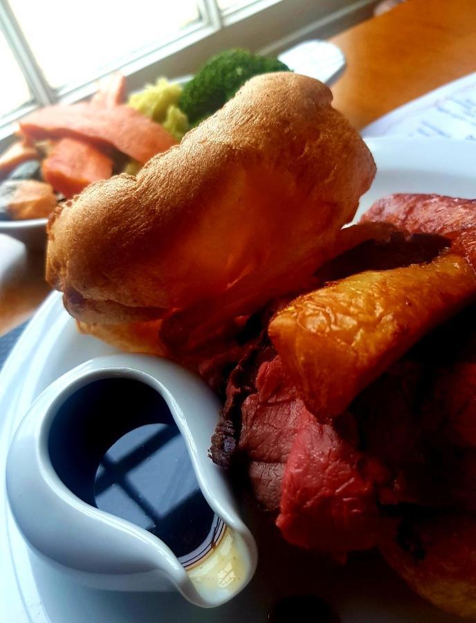 The Swan @ Stoford酒店 外观 照片 Yorkshire pudding