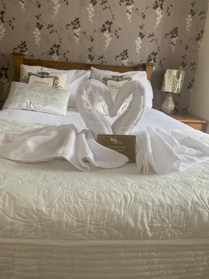 The Swan @ Stoford酒店 外观 照片 A bed at the hotel