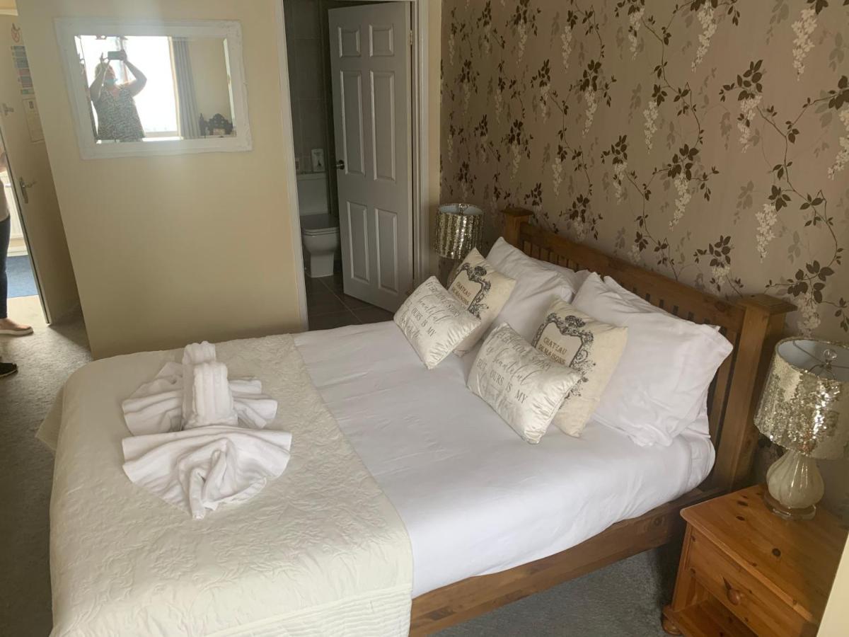 The Swan @ Stoford酒店 外观 照片 A bedroom at the hotel