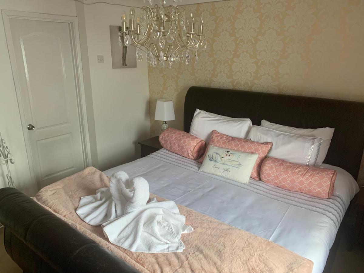 The Swan @ Stoford酒店 外观 照片 A bedroom at the hotel